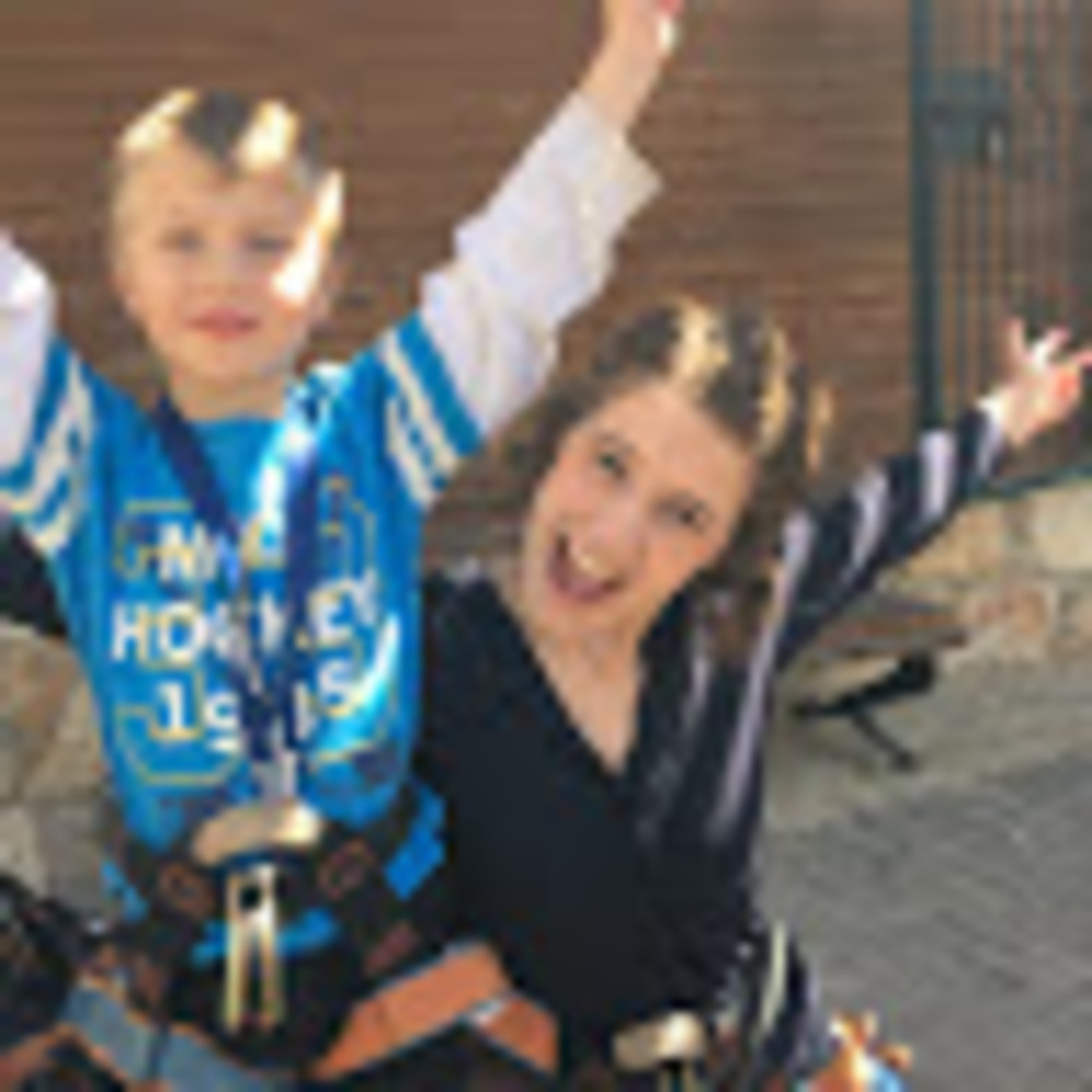 Meet your Posher, Adrianne